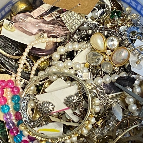 Junk Jewelry - Picture 11 of 14